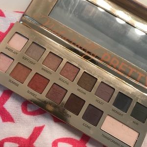 Naturally Pretty Eyeshadow Pallet